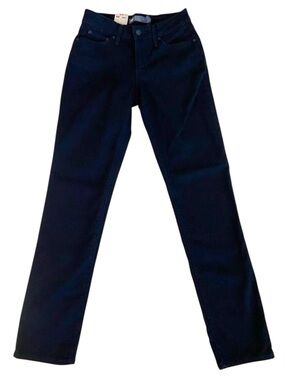 Levi’s Bold curve siz 26/32 black high rise straight lightweight stretch classic